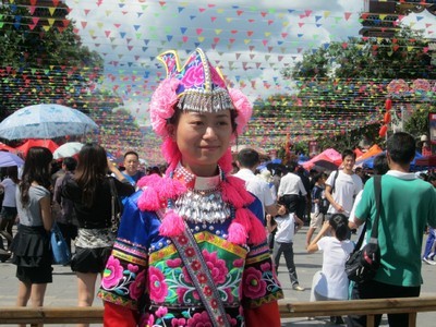 彝族少女 魏勤英攝影
