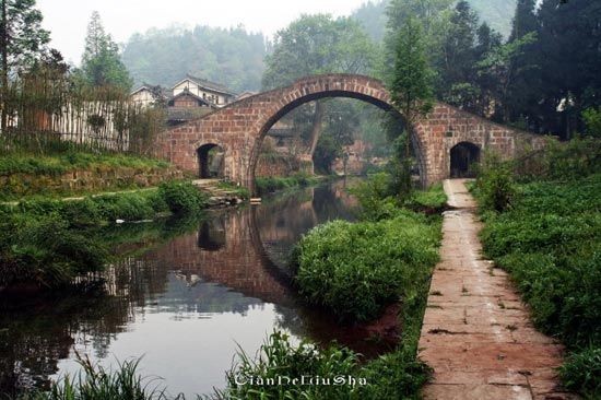 迷人村景