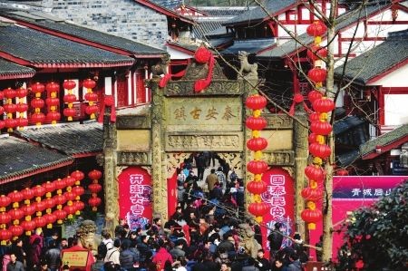 災後重建煥然一新 泰安古鎮開街迎客(圖)