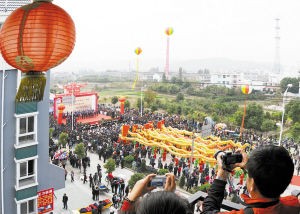 逛廟會游古鎮個個意猶未盡(組圖)